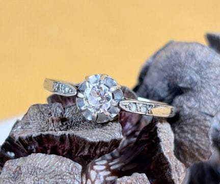 Anello solitario in oro bianco 750/1000 (18 carati