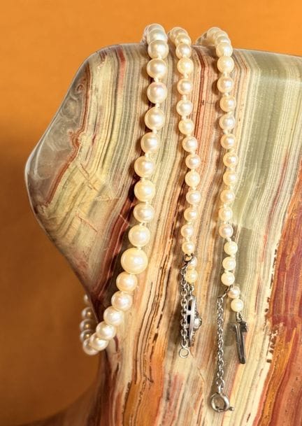 Collana decorata con perle coltivate disposte a ca