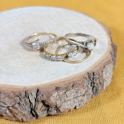 Set di anelli in oro giallo e oro bianco 750/1000 