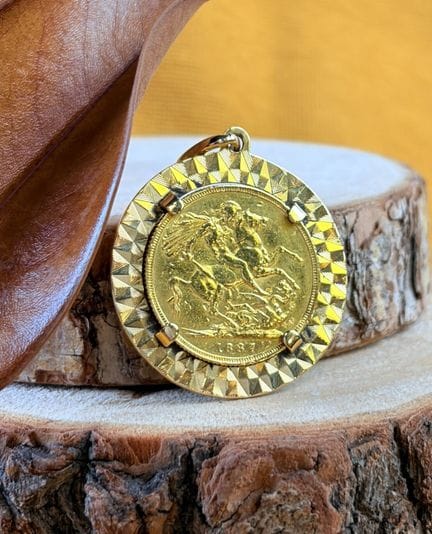 Sovereign d'oro (1887) Victoria montato su un cion