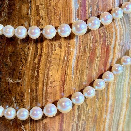 Collana a doppio filo con perle coltivate disposte