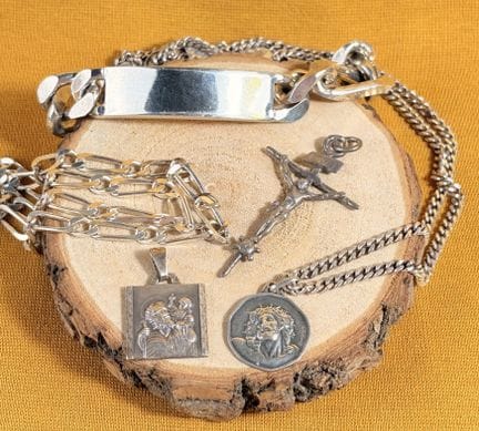 Set di gioielli in argento composto da catene, cio