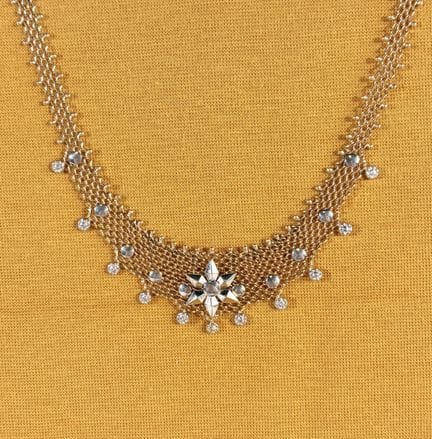 Collana a girocollo in oro 750/1000 (18 carati) a 