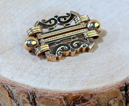 Brosche aus 750/1000 Gelbgold (18 K) mit durchbroc