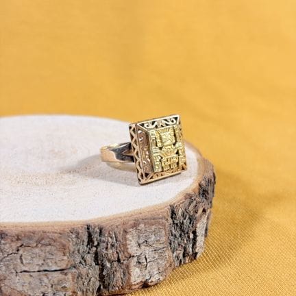 Anello in oro 750/1000 (18 carati) con decorazioni
