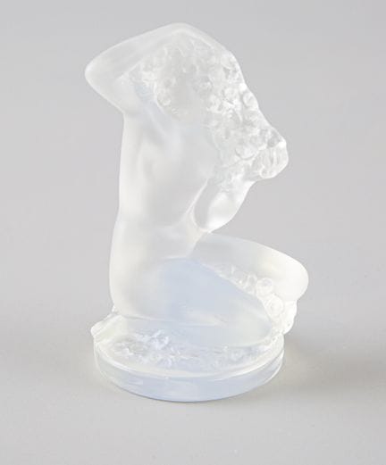 LALIQUE, Francia. «Floréal». Figura de cristal mol