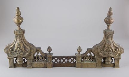 Barra de leña de bronce dorado, con las esquinas e