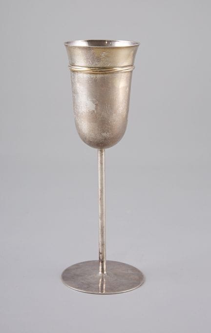 MUST DE CARTIER. Copa de cristal, modelo Trinity, 