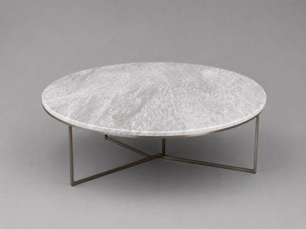 Mesa de centro de forma circular. Tablero de mármo