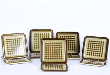Roger CAPRON (1922-2006): Diez platos cuadrados co