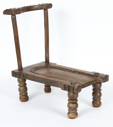 BURKINA FASO: Pequeño asiento de madera. Asiento l