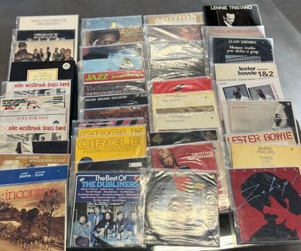 Lot de 45 disques vinyles 33 tours Jazz et divers 
