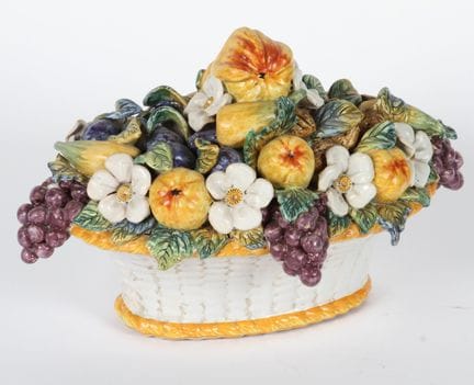 Vaso con frutta e fiori in stile trompe-l'œil. Lun