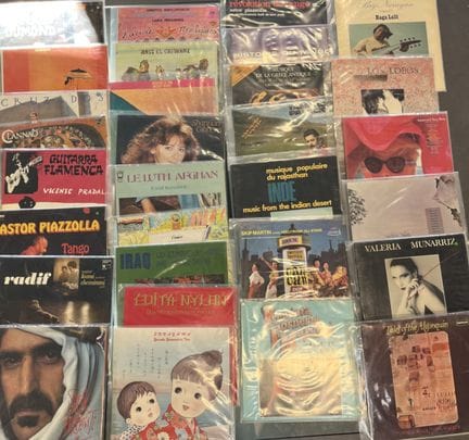 Lot de 30 disques vinyles 33 tours Musique du Mond