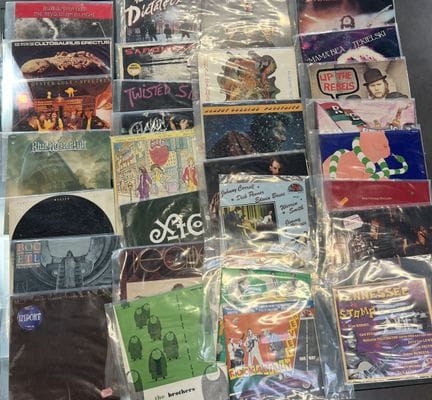 Lot de 30 disques vinyles 33 tours principalement 