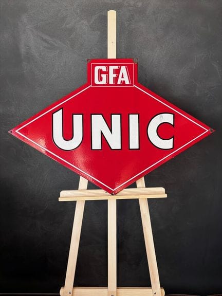 CAMIONS UNIC / GFA - c.1945

Rare plaque émaillée 