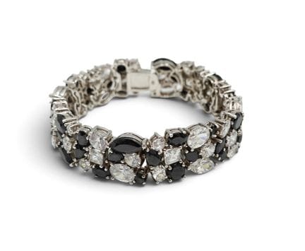 Pulsera de plata con piedras blancas y negras enga