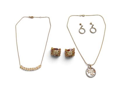 Set composto da due collane e due paia di orecchin