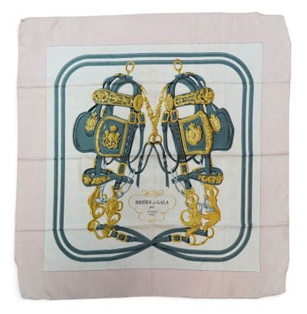 HERMES
Carré «Brides de gala» en twill de soie, av