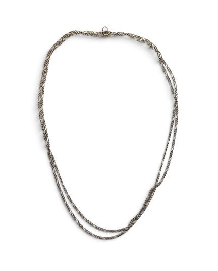 Catena per orologio in argento
Peso: 30,4 g