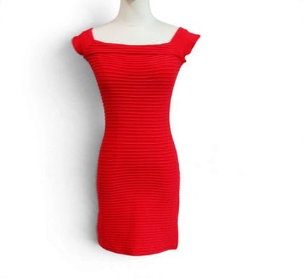 AMAZONE
Robe rouge
Taille 1