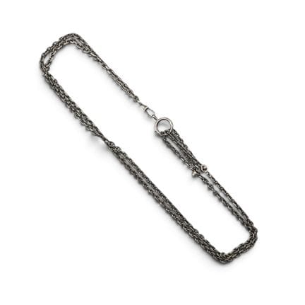 Catena per orologio in argento
Peso: 70,3 g