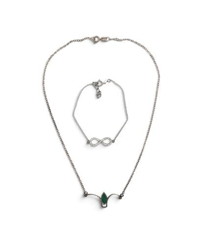 Conjunto compuesto por una pulsera y un collar de 
