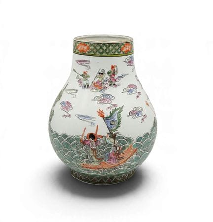 CINA
Vaso piriforme in porcellana con decorazione 