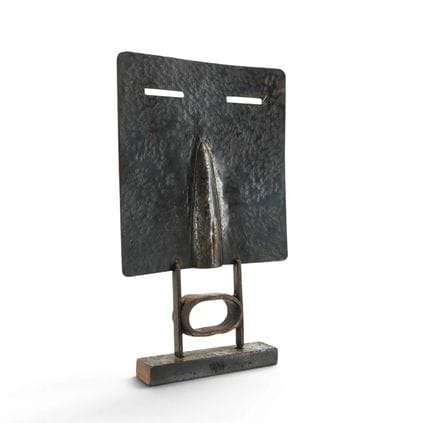 20世纪流派
人脸
锻铁
26 × 15.5 厘米