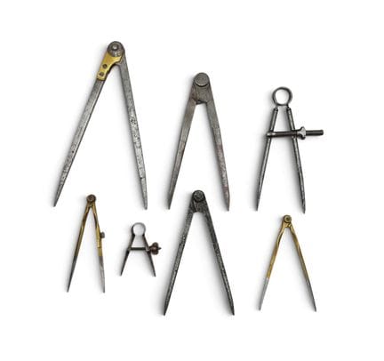 FREEMASONRY
Set of seven compasses
The largest: 21