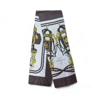 HERMES
Echarpe en twill de soie «Brides de gala»
1
