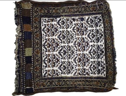 Sottilissima borsa persiana Afchar su fondo bianco