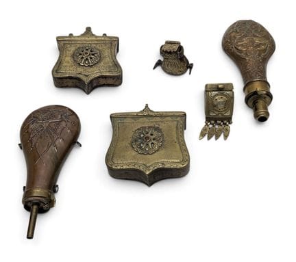 Set of powder flasks and brass cartridge belts, 19