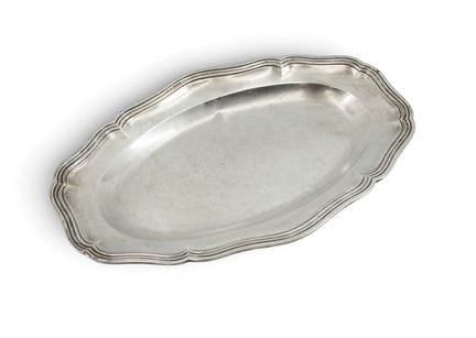 Plat ovale chantourné filet-contour en argent, XVI