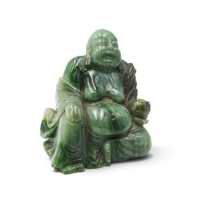 CINA
Scultura in giadaite verde sfumata raffiguran