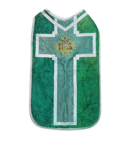 Green priest's chasuble
(tear on the back)