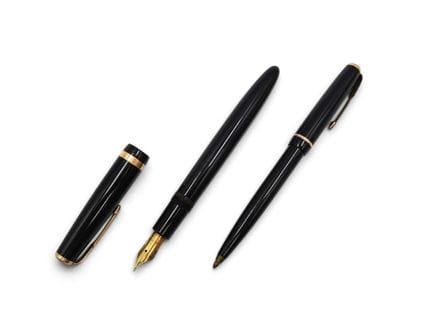 MONTBLANC
Set bestehend aus einem Füllfederhalter 