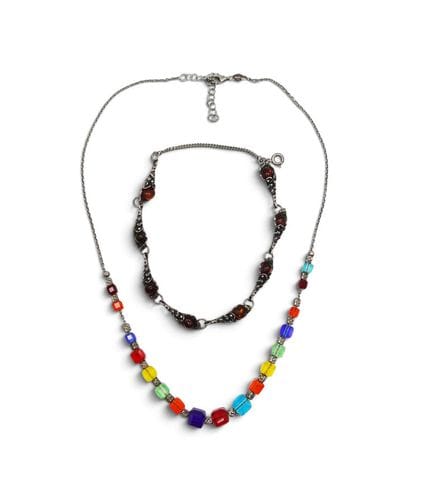 Set composto da un braccialetto e una collana in a