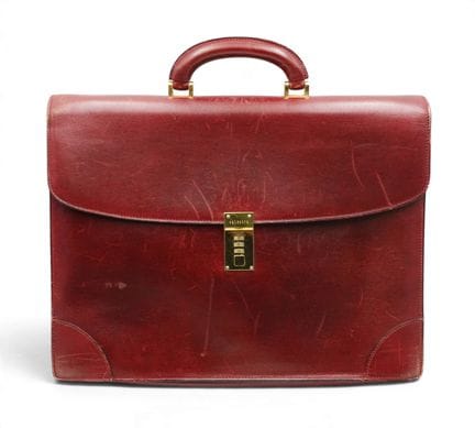 CARVIN / VALEXTRA
Sacoche en cuir bordeaux
31 x 42