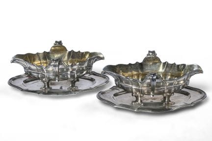 Coppia di saliere in argento 800/1000 in stile Reg
