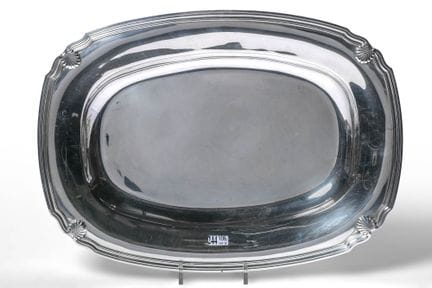 Oval Regency-style dish in 950/1000 silver with sc