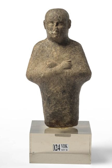 Statuetta in granito scolpito rinvenuta ad Assuan 