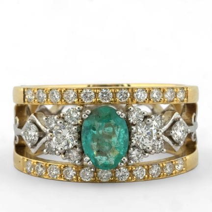 Anello in oro giallo e oro bianco 18 carati con un