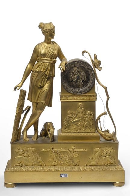 Gran reloj de pie de estilo Imperio, de bronce dor