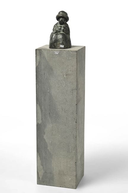 ABS Piet (XX–XXI)
„Sitzende Cholita“ aus Bronze. P