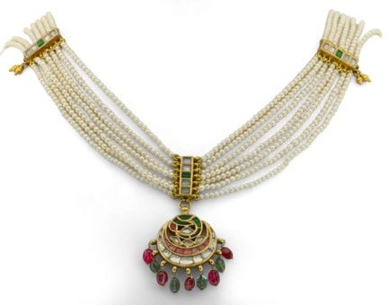 Collar de 7 hileras de perlas con colgante, pasado