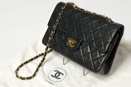 CHANEL
Sac à main modèle "Timeless" de la marque C