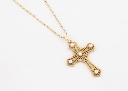 A yellow gold (750) chain with a wheat-link design