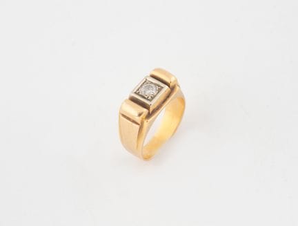 Anillo de sello de oro amarillo (750) con un diama