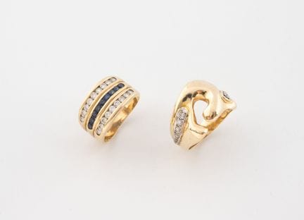 Dos anillos de oro amarillo (585):
- uno tipo aro,
